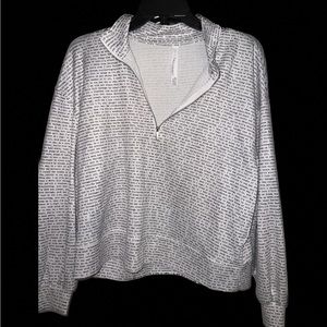 Taharai Newsletter long sleeve shirt